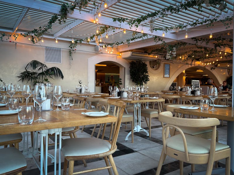 Warm and welcoming restaurant dining room